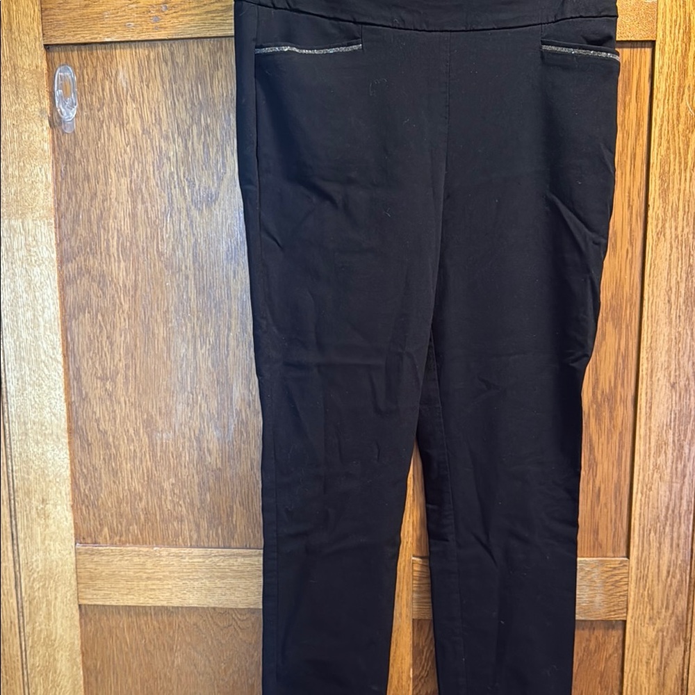 Chico's Black Ankle Pants size 1r (8)